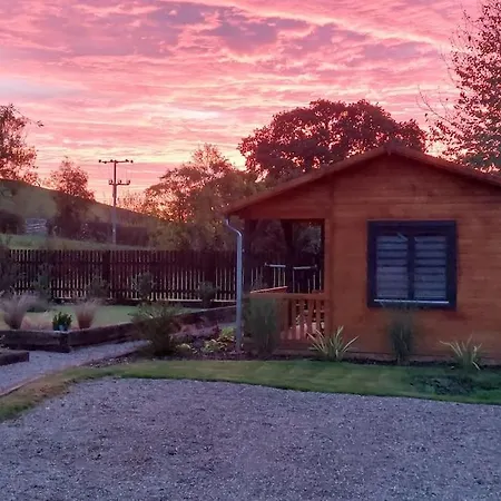 The Malvern Hills, Courtyard Cabins, Barbara Cabin Great Malvern Exterior photo