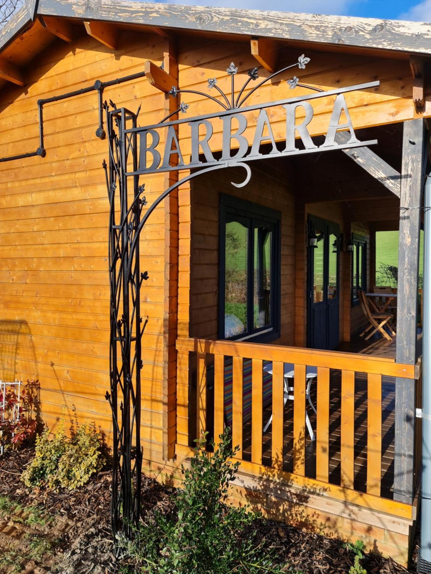The Malvern Hills, Courtyard Cabins, Barbara Apartment *