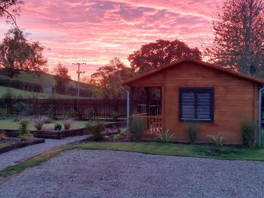 The Malvern Hills, Courtyard Cabins, Barbara * Great Malvern