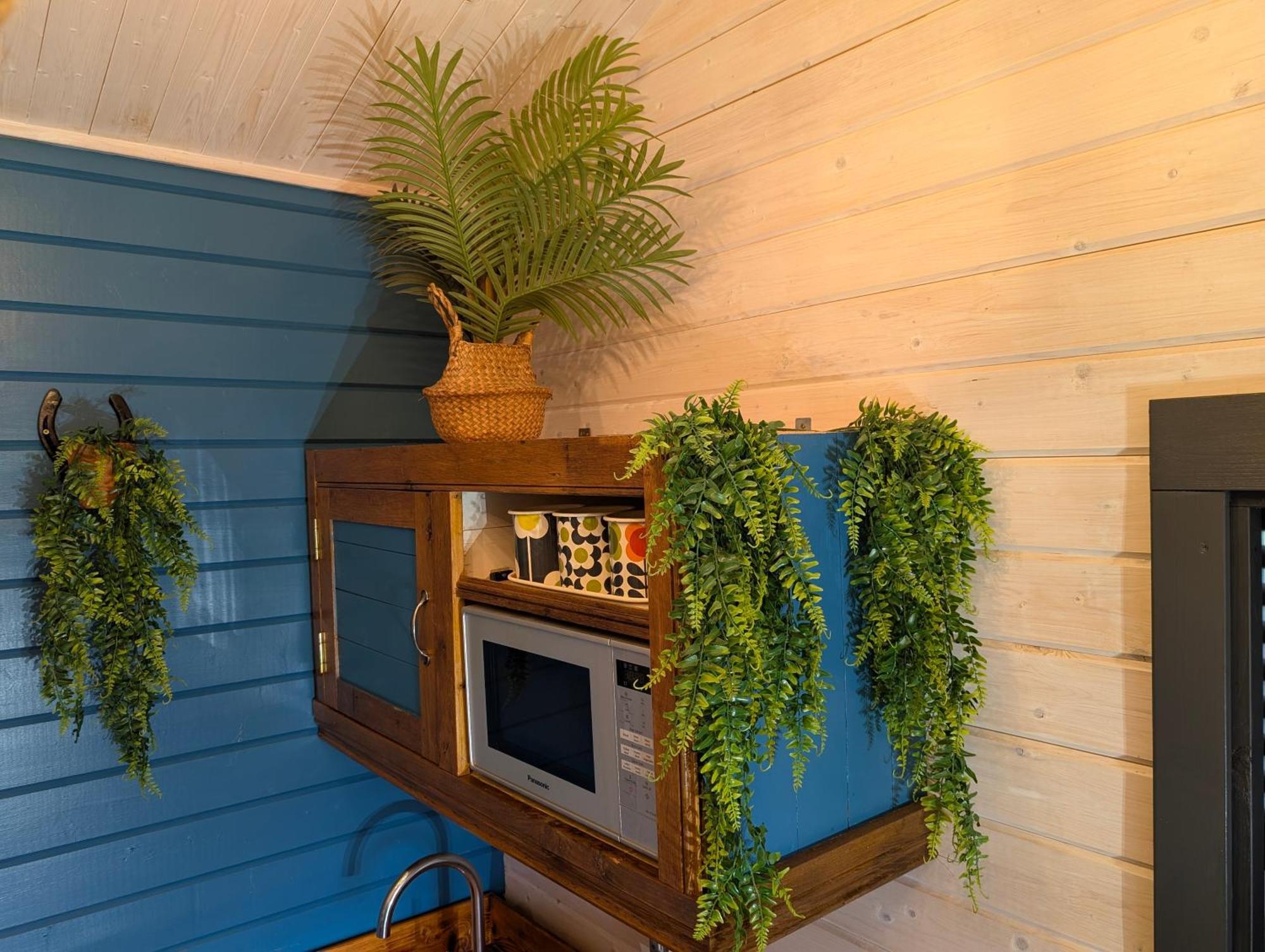 Apartment The Malvern Hills, Courtyard Cabins, Barbara *